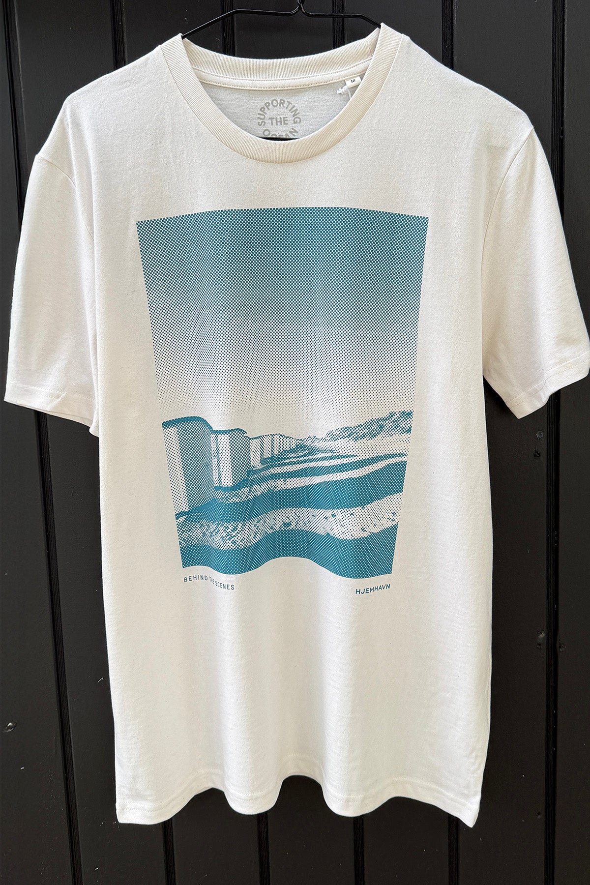 Tee "Behind the scenes"