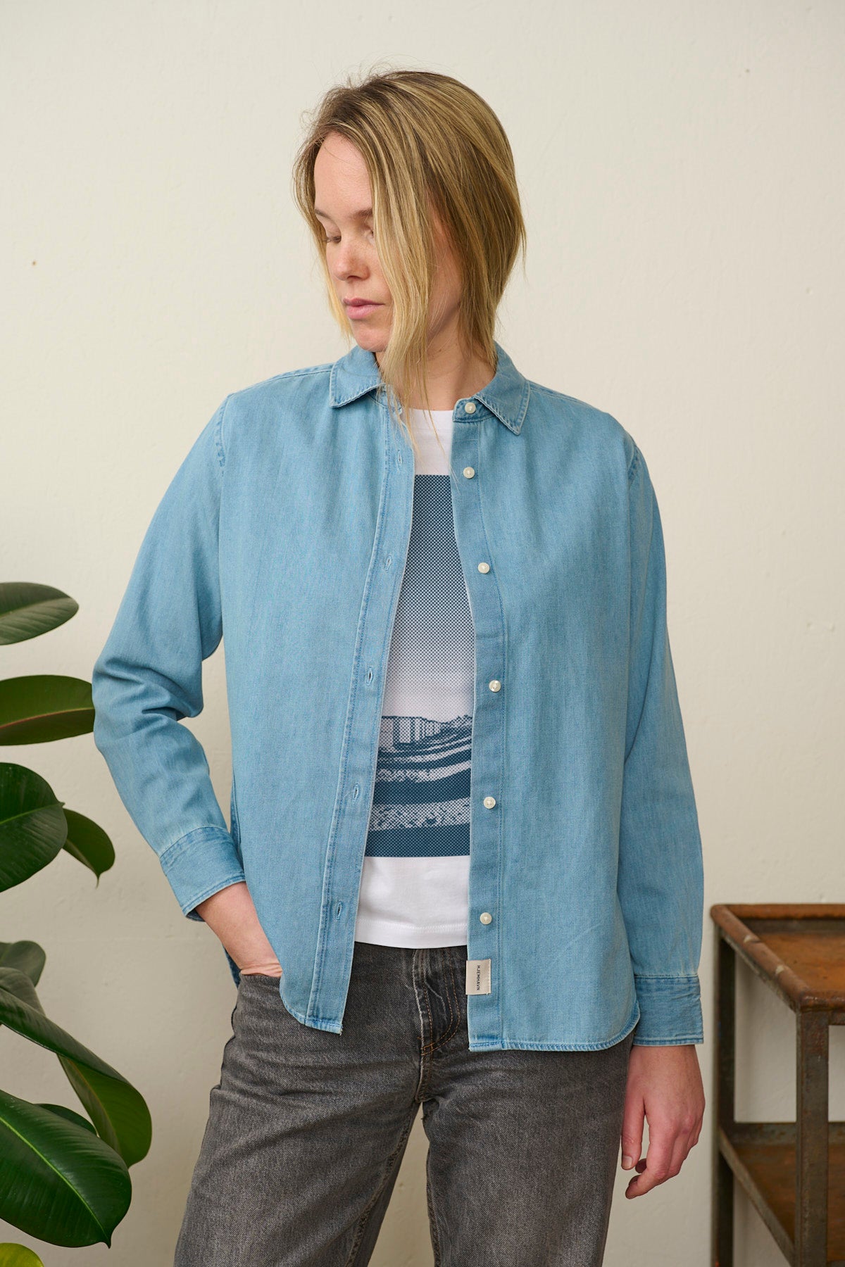 Tee "Behind the scenes"