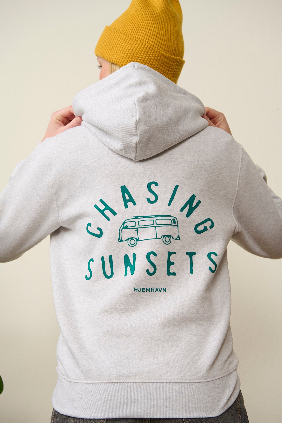 Hoodie "Chasing Sunsets"