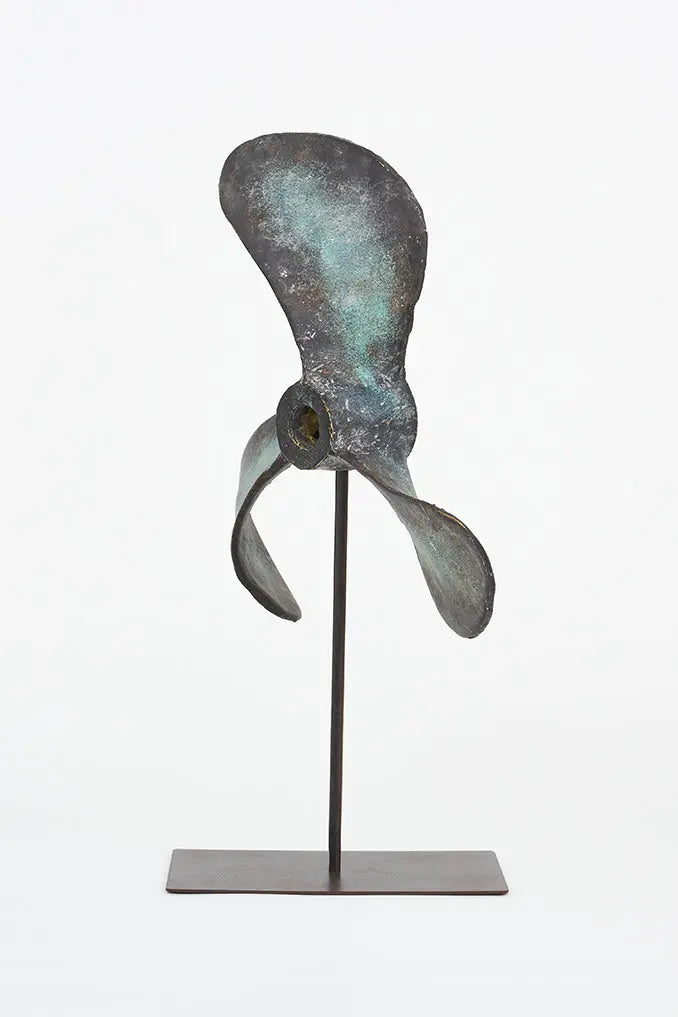 Vintage Schiffspropeller zu Fuß