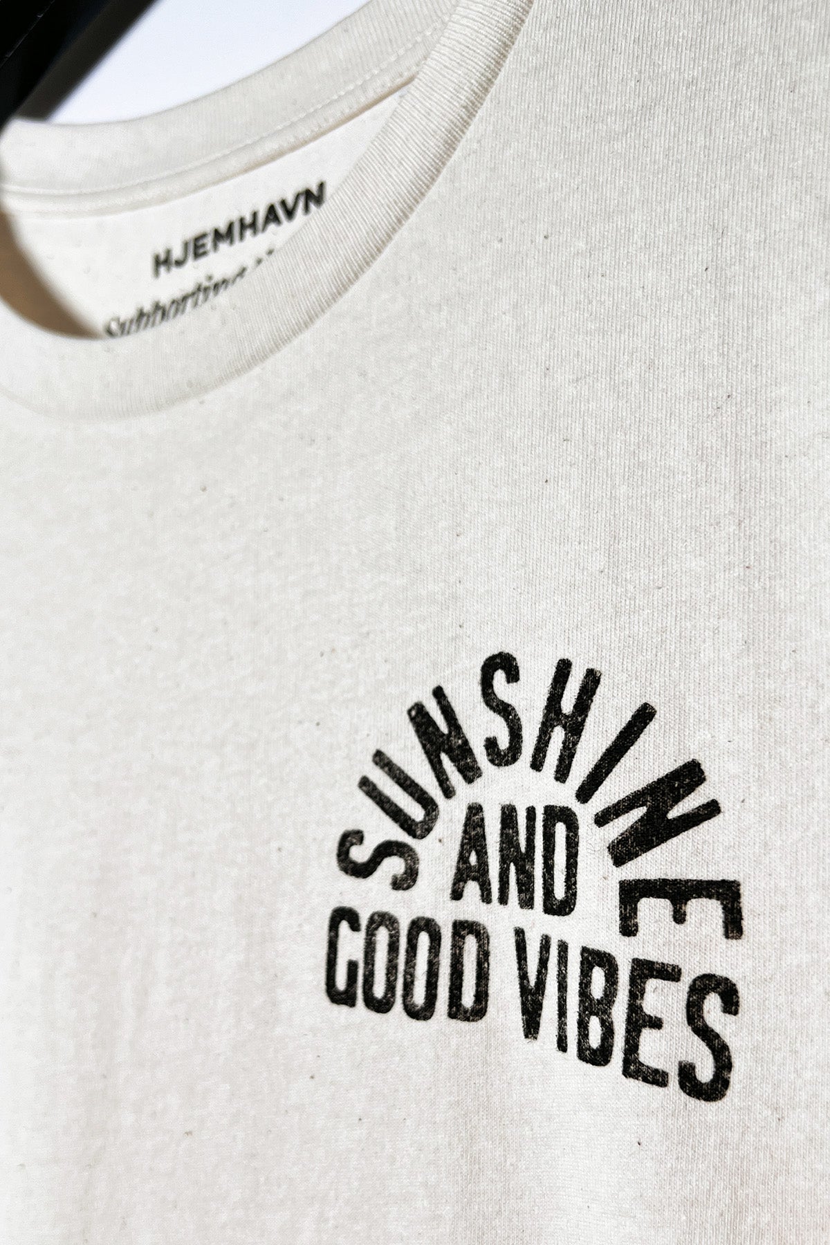 Tee "Sunshine and Good Vibes"