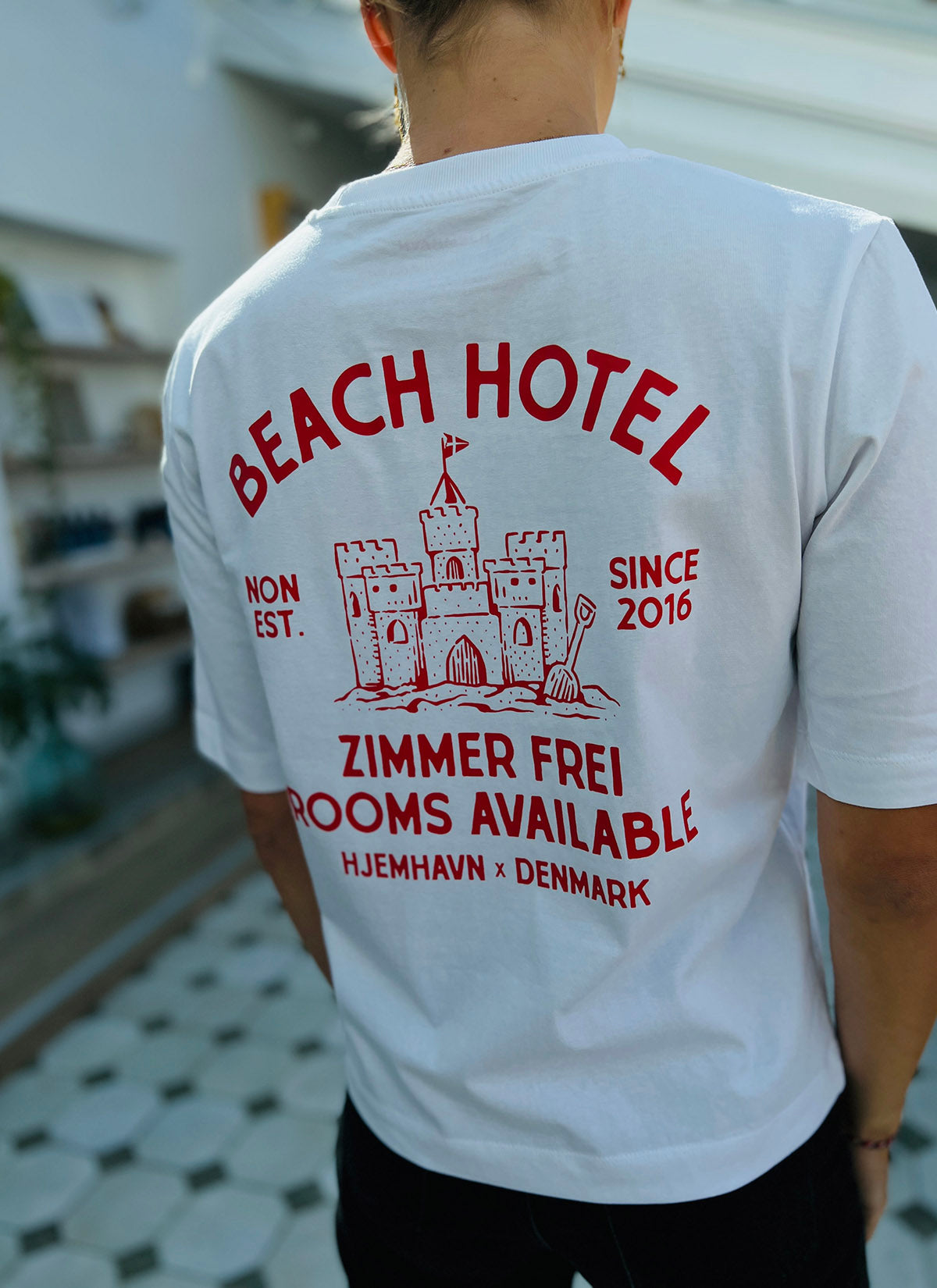 Tee "Beach Hotel" - Women