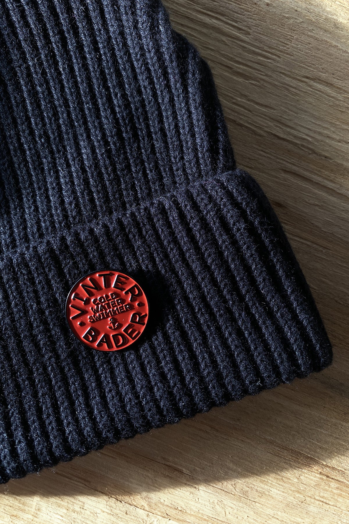 Fisherman Beanie + Gratis Pin "Winter Bader"