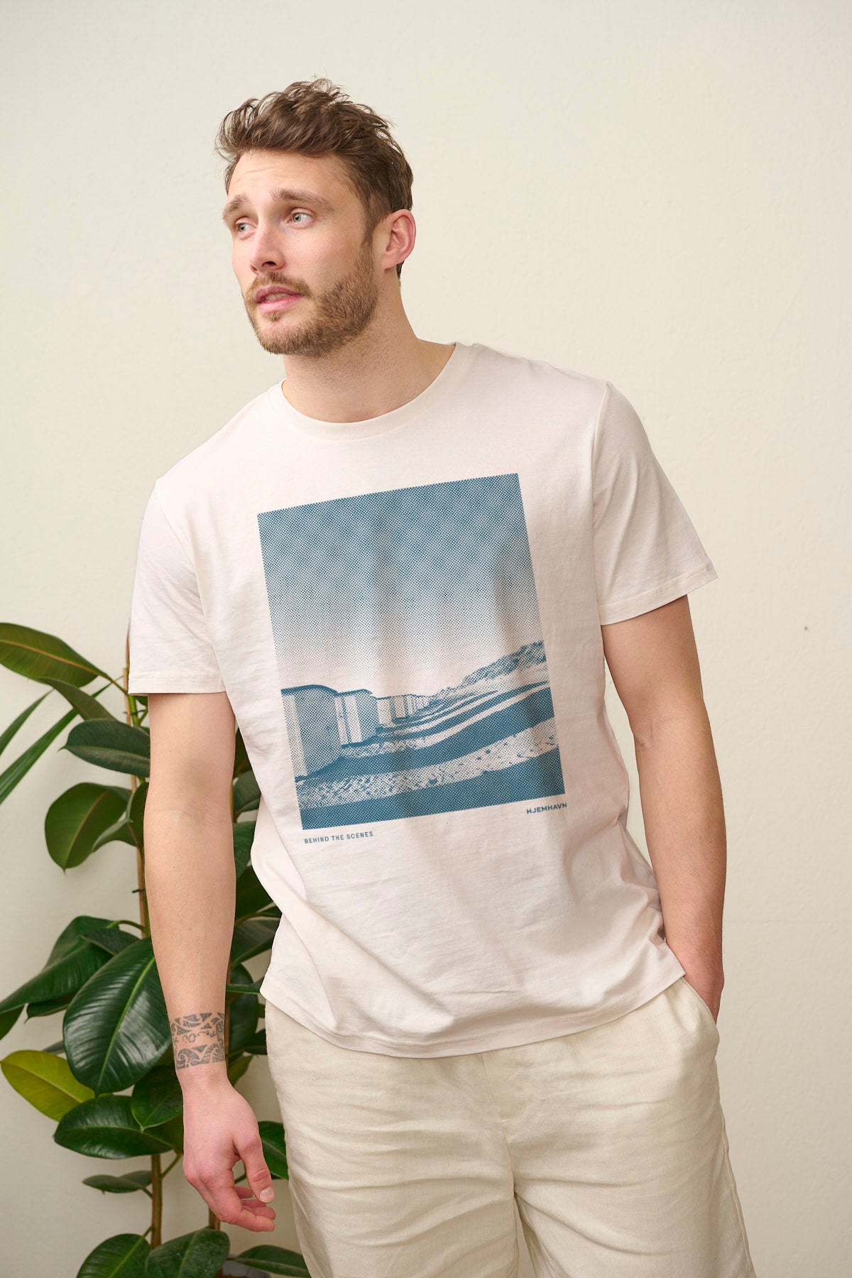 Tee "Behind the scenes"