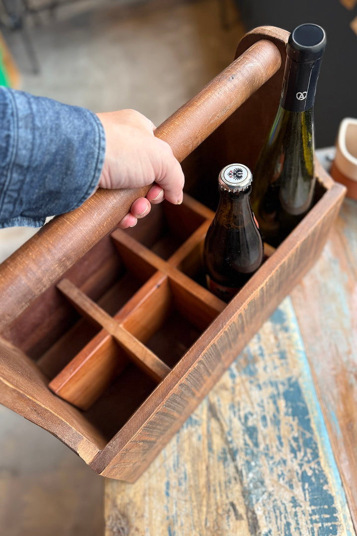 Flaschenhalter aus recyceltem Holz