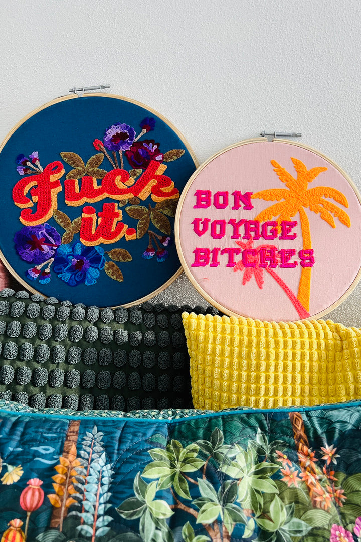 Wall Art - Stickerei