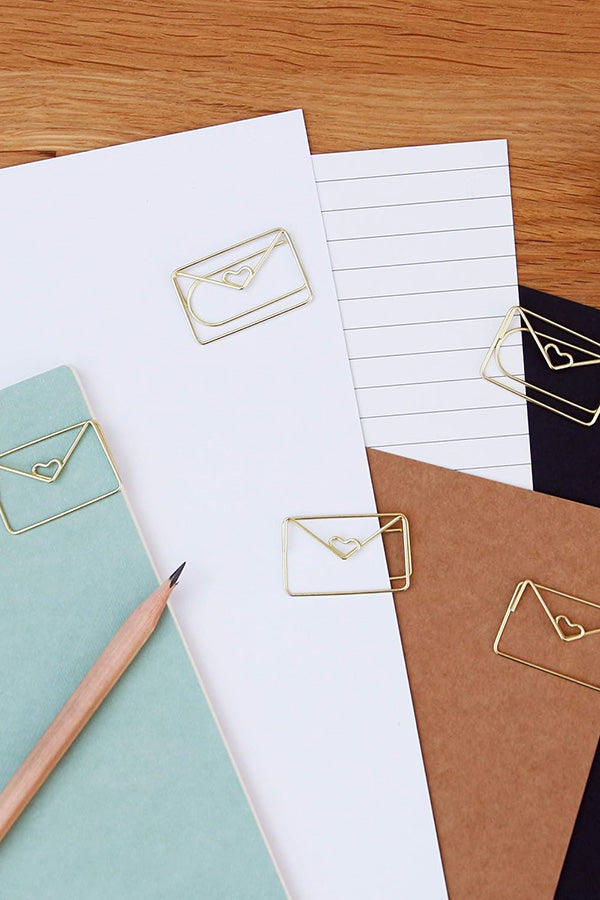 Büroklammern Umschlag Gold