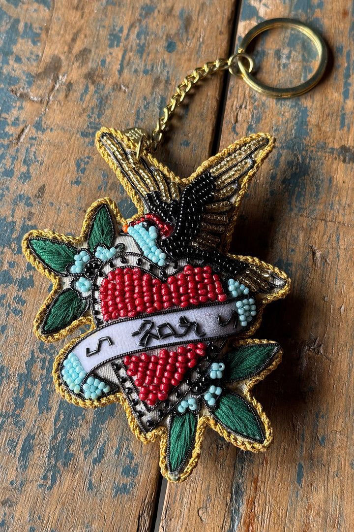 Perlenbestickter Schlüsselanhänger "Far"