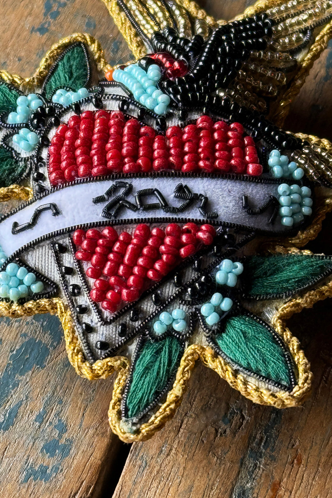 Perlenbestickter Schlüsselanhänger "Far"