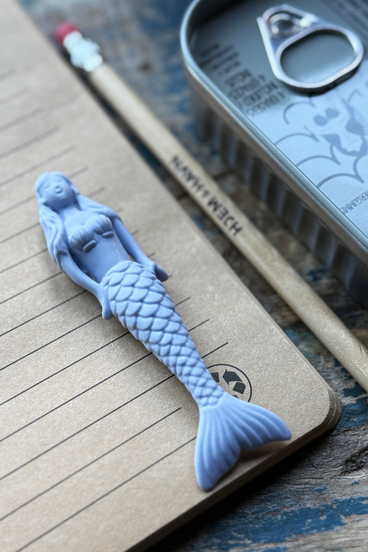 Meerjungfrauen-Radiergummi in einer Dose