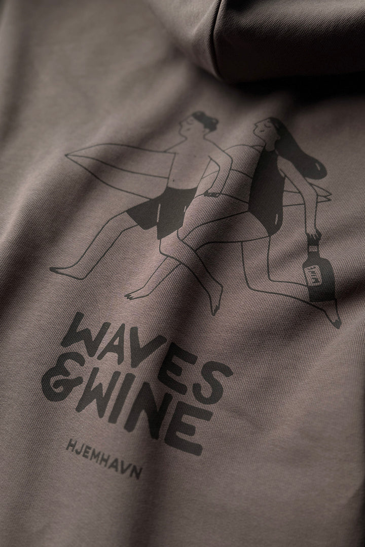 Hoodie "Waves & Wine"