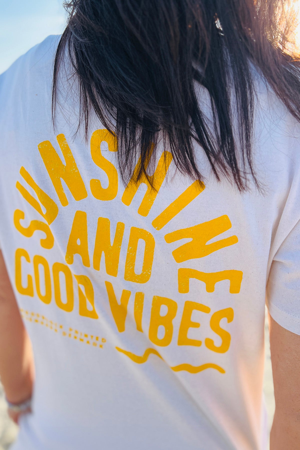 Tee "Sunshine and Good Vibes"