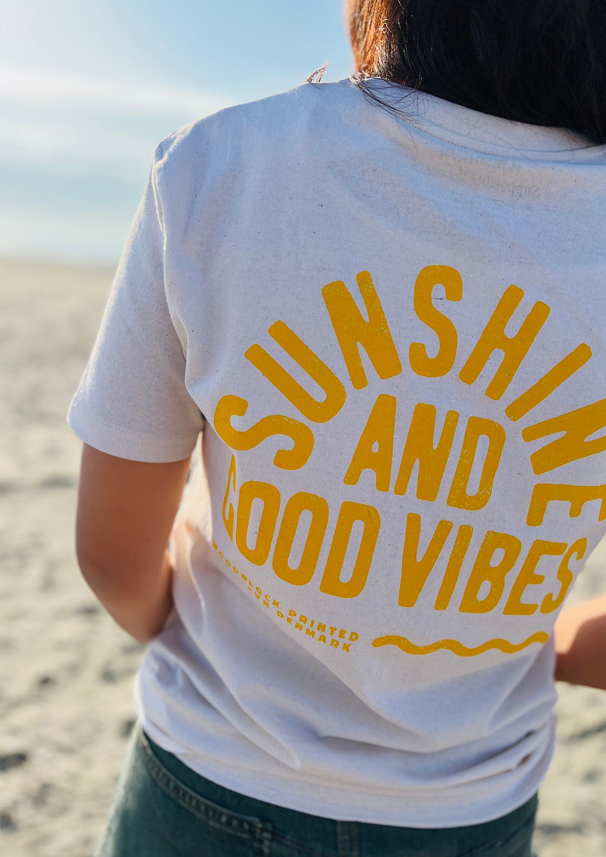 Tee "Sunshine and Good Vibes"