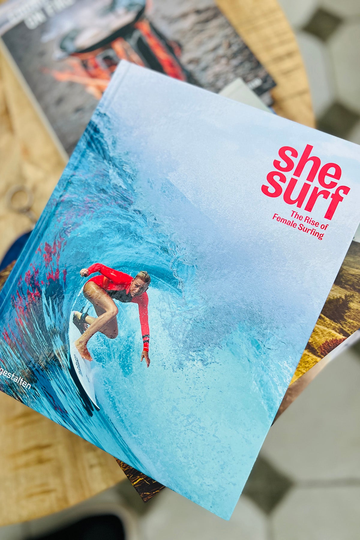 Buch „She Surf“