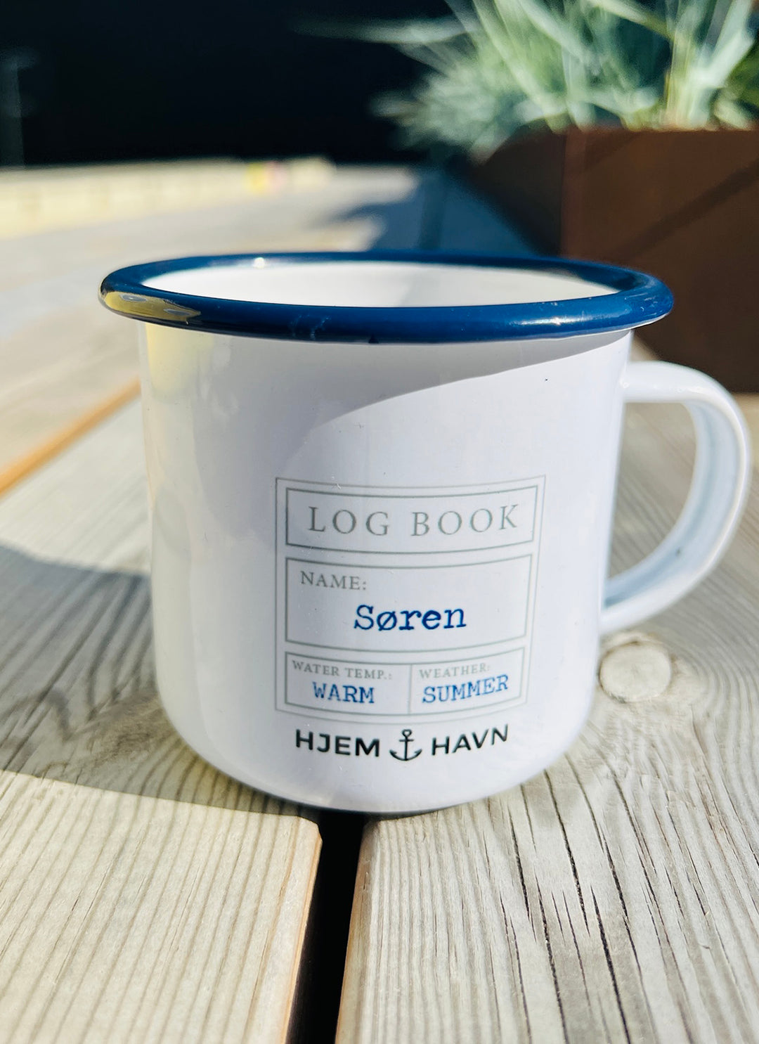 Emaille-becher "Vinterbad" mit Wunschname