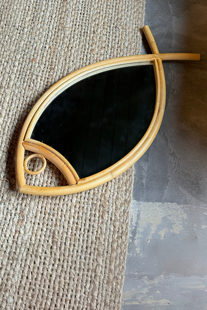 Retro Rattanspiegel „Fisch“