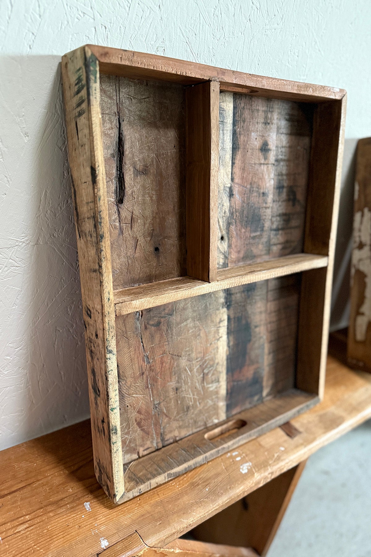 Holztablett mit Fächern - Recyclingholz