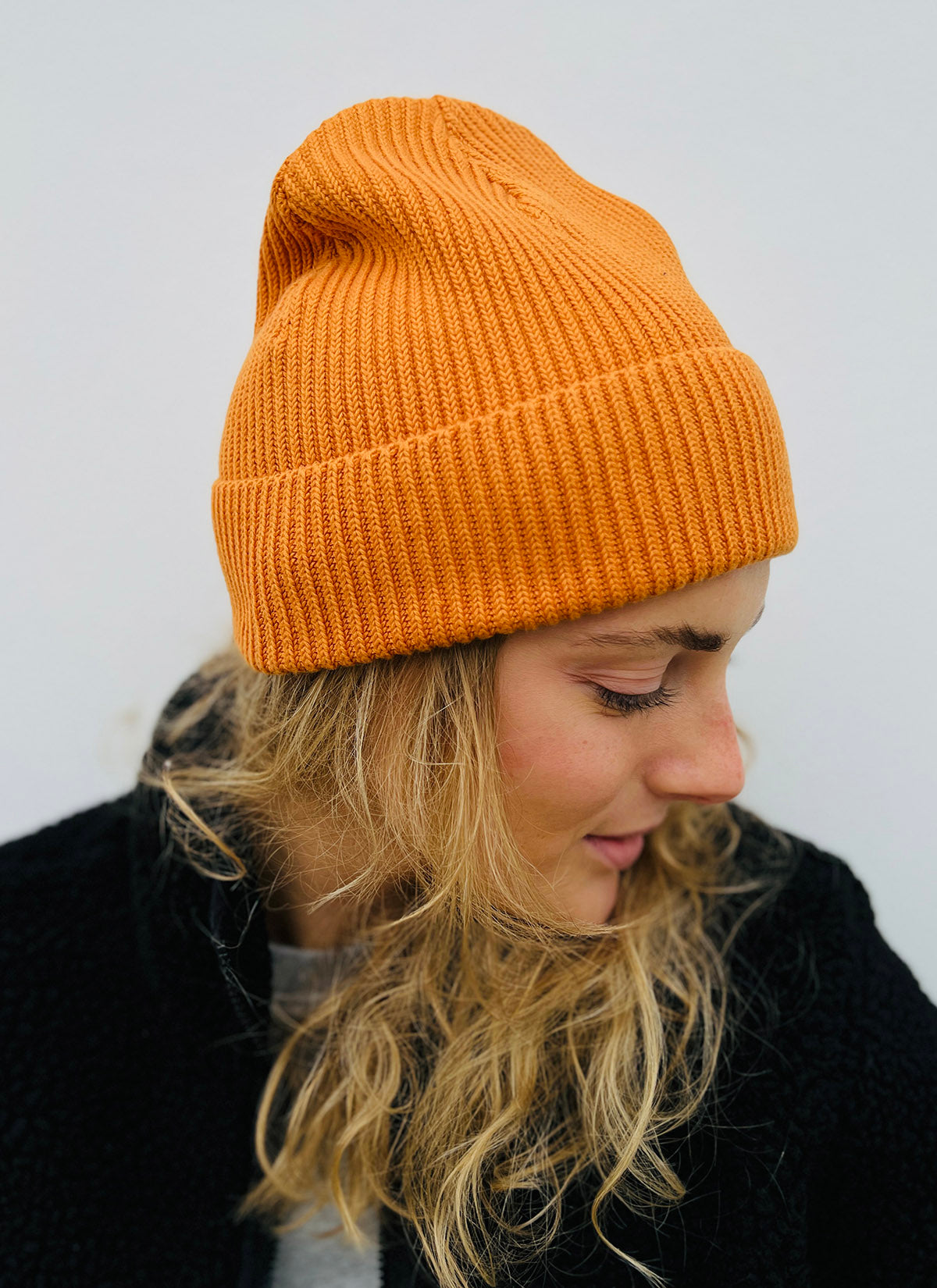 Organic Beanie mit "Flaschenpost"-Pin