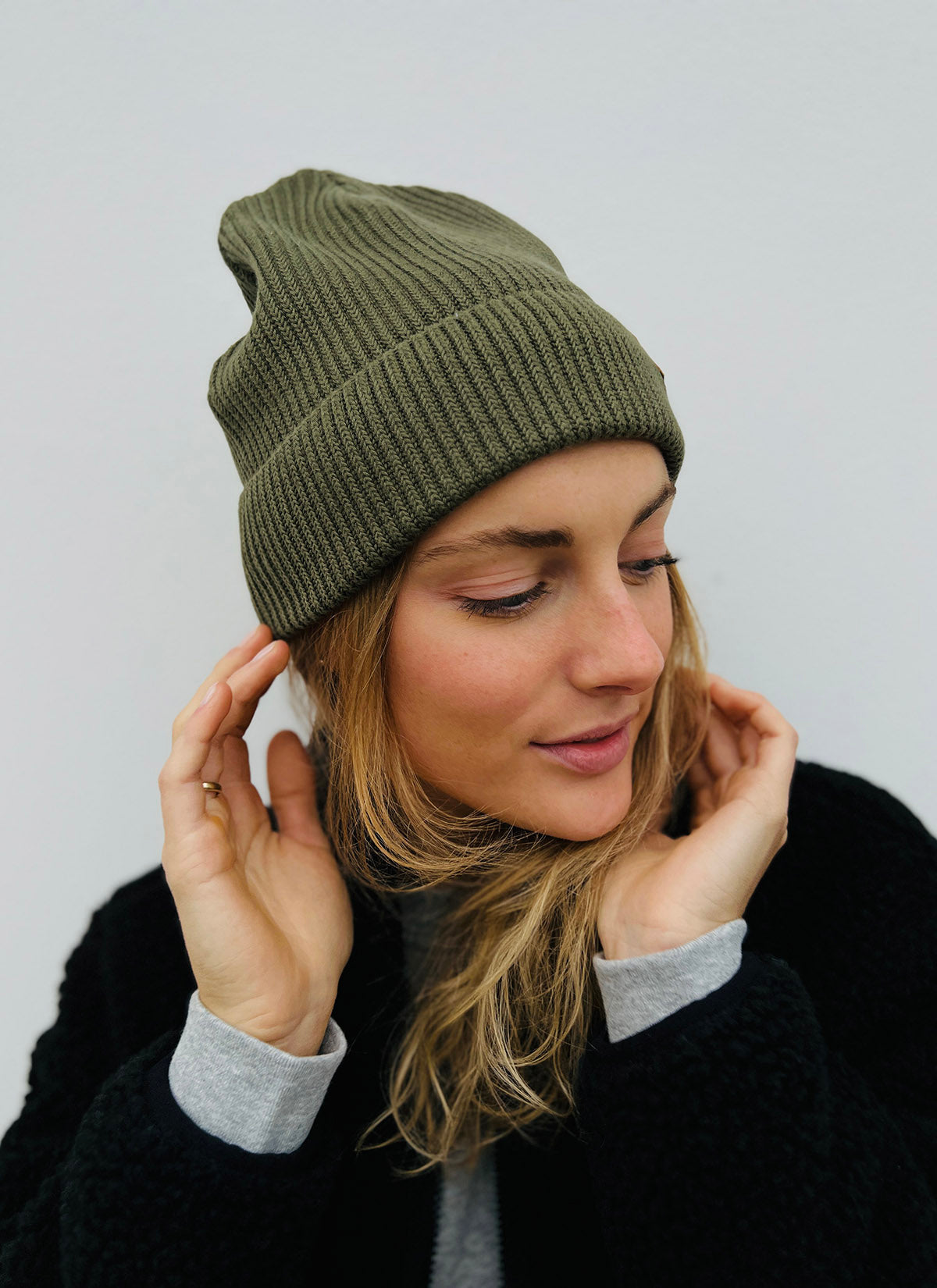 Organic Beanie mit "Flaschenpost"-Pin