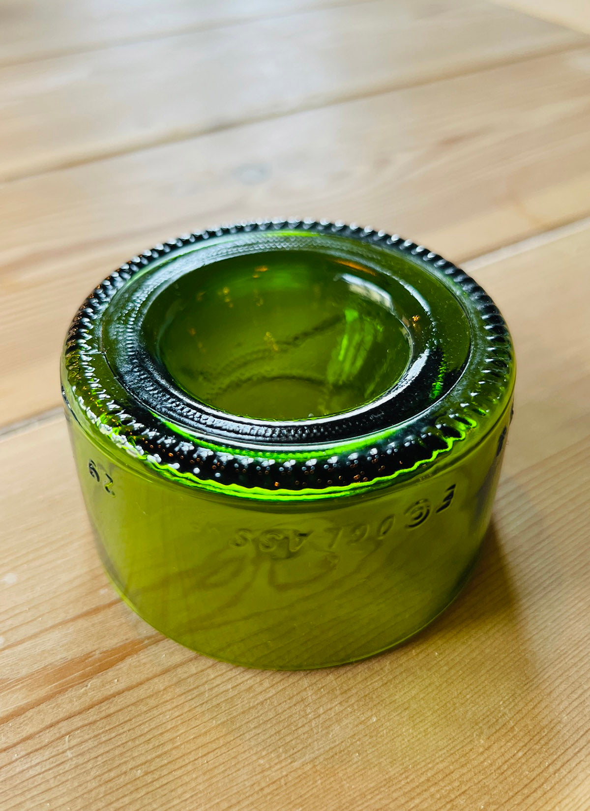 Eierbecher aus Weinflaschen - Upcycling