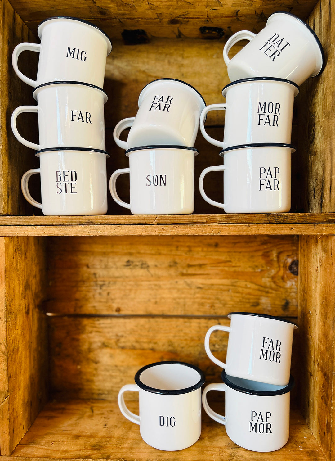 Emaille-becher "Famile" auf Dänisch